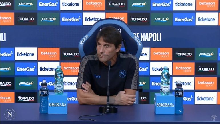 Napoli Atalanta, Conte: “Scudetto? Evitare i salti multipli mentali. Non faccio miracoli, dobbiamo lavorare tanto”