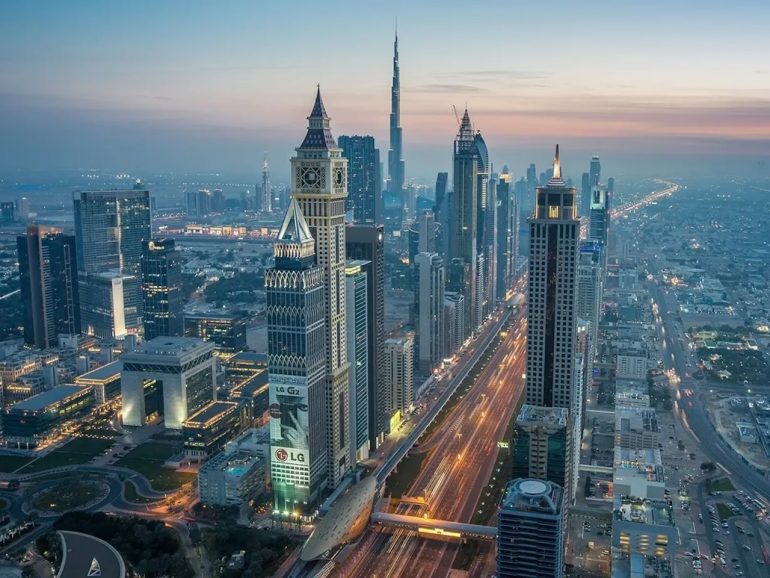 10 consigli per il viaggio perfetto negli Emirati Arabi Uniti: cosa sapere prima del viaggio