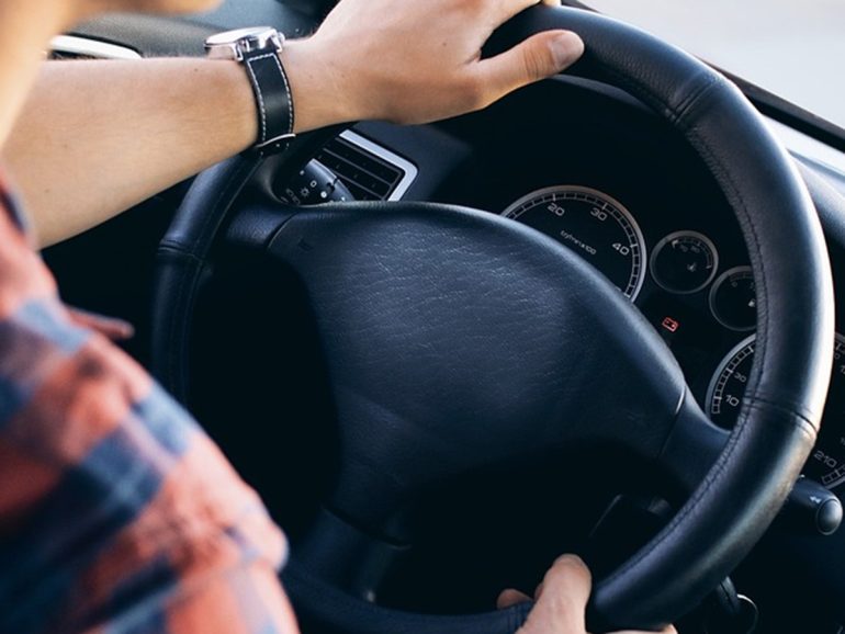 Donna affetta da demenza scappa in auto, scomparsa e poi ritrovata ad Ascea grazie al Gps