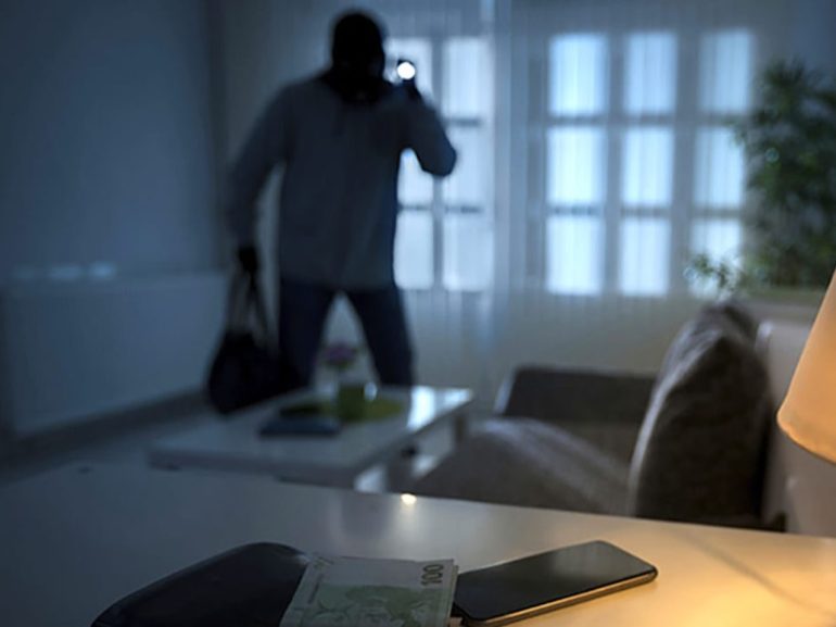 Teano, ladri sorpresi in casa: scoppia una colluttazione