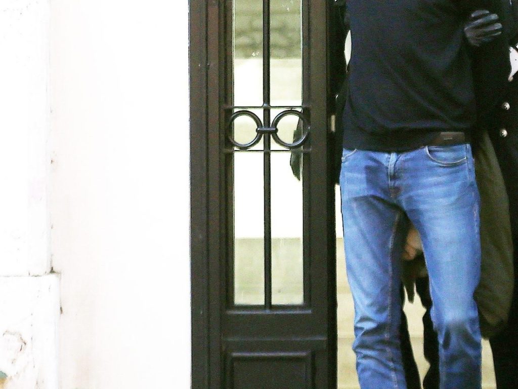 Torre del Greco, arrestato 67enne incensurato: stava rubando in un’abitazione