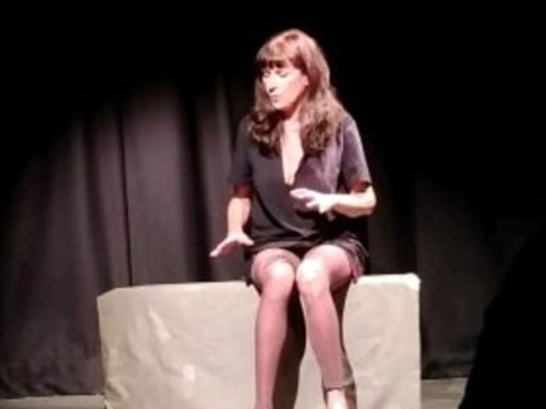 All’Instituto Cervantes di Napoli Mónica Scapparone porta il suo toccante monologo teatrale