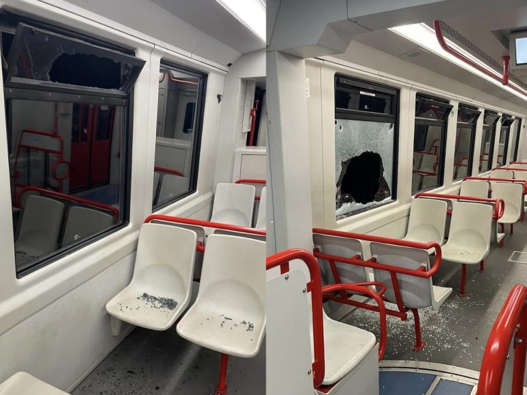Napoli, treno Circum in avaria: aggrediti capitreno e macchinista