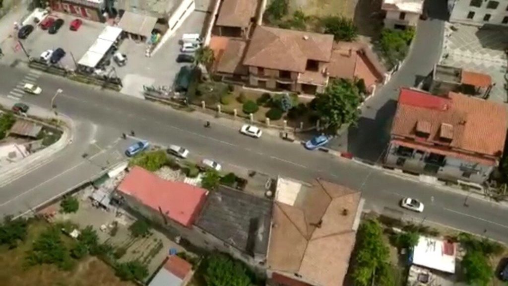 Vallo di Lauro, blitz dei carabinieri alla ricerca di armi dei clan: decine di perquisizioni