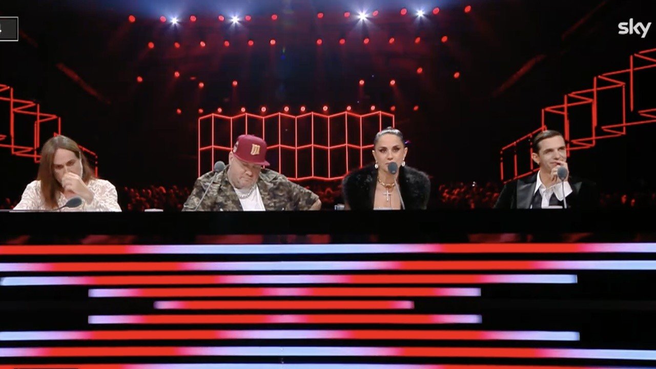 X Factor, il primo Live delude i Dimensione Brama che vengono eliminati.