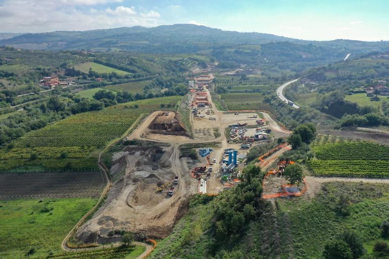 Atti vandalici e furti di rame sulla linea ferroviaria Benevento-Cancello
