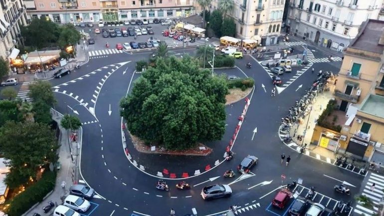 Napoli, stop alla pedonalizzazione di Piazza degli Artisti al Vomero