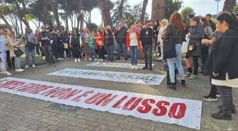 Vertenza OSS-Napoli 1 Centro: occupato il Frullone. Solidarietà bipartisan