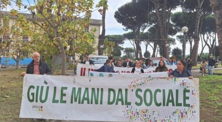 I lavoratori Gesco lasciano la sede del Frullone, la vertenza va avanti