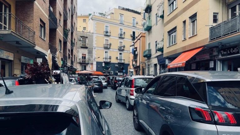 Mobilità nel caos a Napoli, associazioni al Sindaco: “Servono soluzioni urgenti”