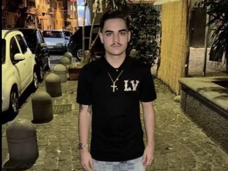 Napoli, è caccia al sicario professionista che ha ucciso Arcangelo Correra