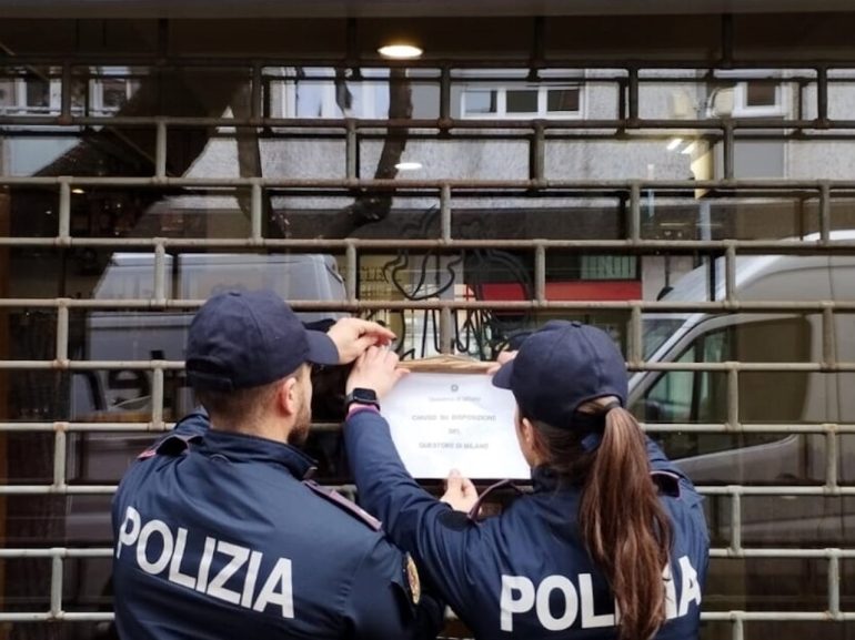 Quartieri Spagnoli, chiuso locale abusivo: sigilli e sequestro della Polizia Locale