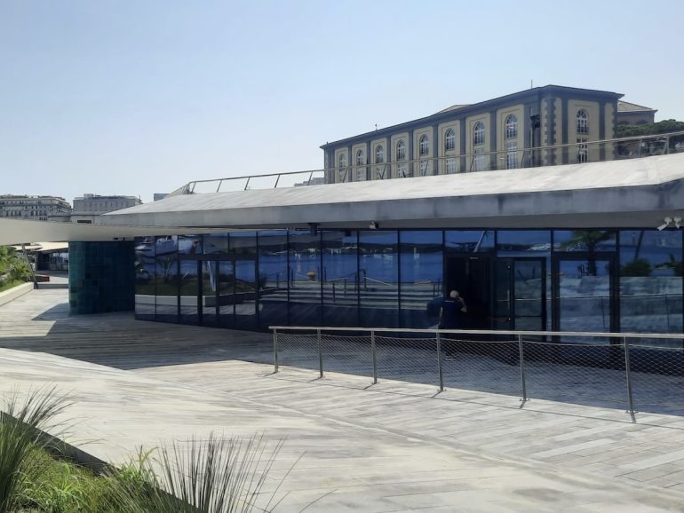 Napoli, al Beverello da lunedì attive le biglietterie nel nuovo terminal