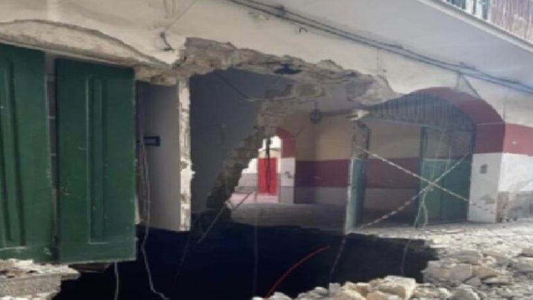 Voragine a Orta di Atella: evacuate 7 persone
