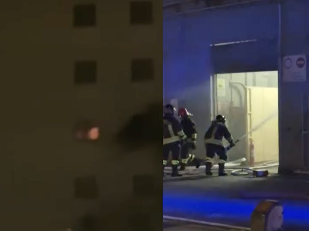 Torre Annunziata, paura al porto: incendio ai silos. Operaio ferito lievemente
