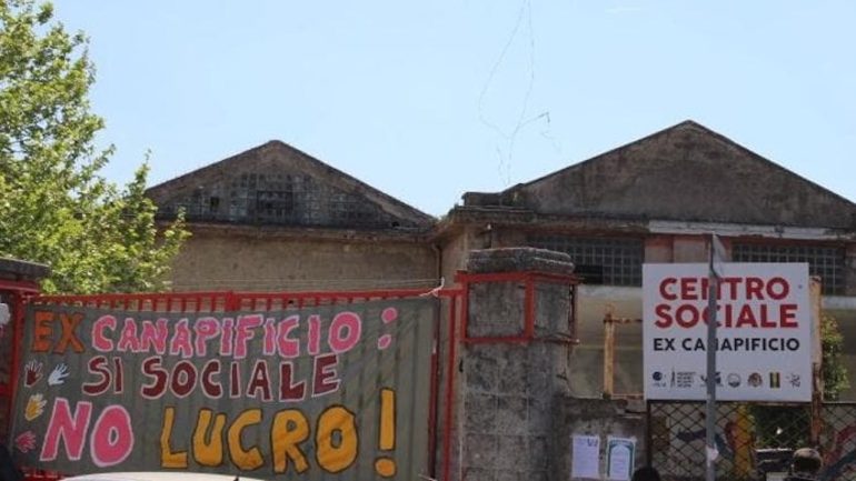 Truffa su fondi ai migranti, 17 indagati a Caserta anche una suora
