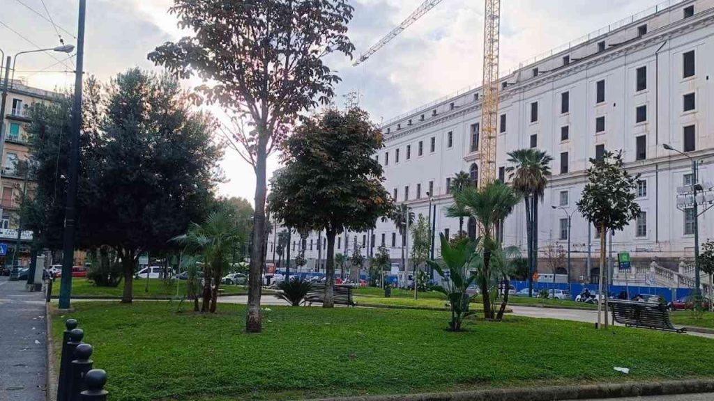 Naples: Local police raid five illegal outdoor seating areas in Piazza Carlo III.