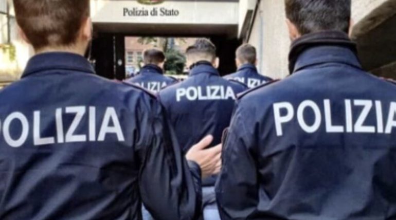 Giugliano, piazza di spaccio in casa