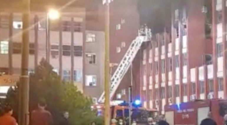 Incendio all’ospedale di Scafati: in fiamme la stanza della coordinatrice del reparto di malattie