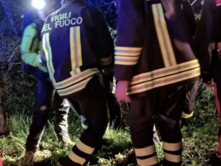 Padula, in moto si perde nella nebbia: trovato ferito alla gamba grazie a unità cinofile e droni