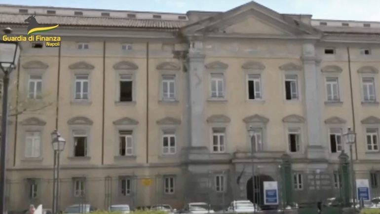 Caivano diplomifici in tilt: lezioni fantasma e voti comprati. Scattano interdittive per presidi e professori