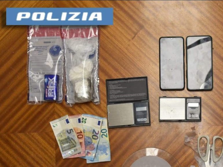 San Giuseppe, arrestati fratelli pusher: mamma denunciata