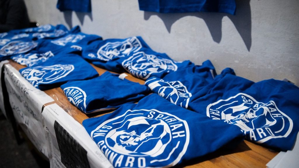 Napoli, i ragazzi dello Spartak San Gennaro invitano Paolo Sorrentino