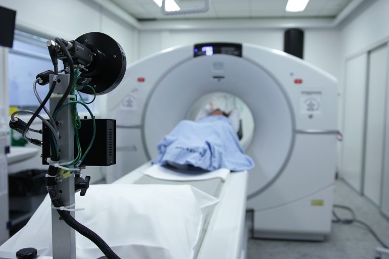 Napoli, chiede il pagamento del ticket: aggredita tecnico di radiologia