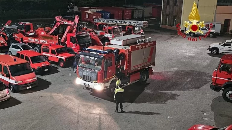 Crolla palazzina a Sessa Aurunca: 4 persone estratte vive