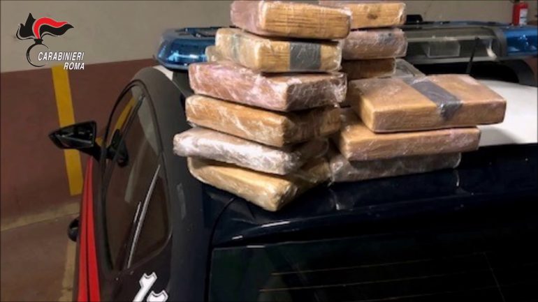 Ostia: arrestate 20  persone per traffico di cocaina dall’Olanda