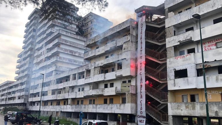 Scampia, il Comitato Vele accusa il Comune di ritardi nei bonifici per gli affitti