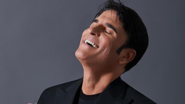 Sal Da Vinci accende Napoli: concerto-evento per 40 anni di carriera in Piazza del Plebiscito