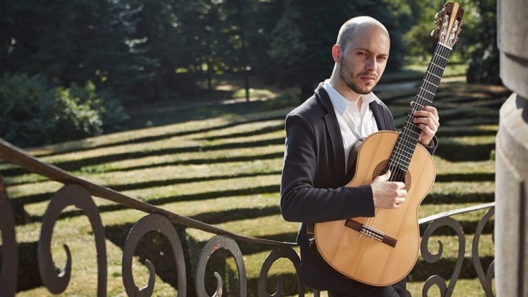 Alberto Mesirca si esibisce a Capua in un concerto dedicato alla musica spagnola