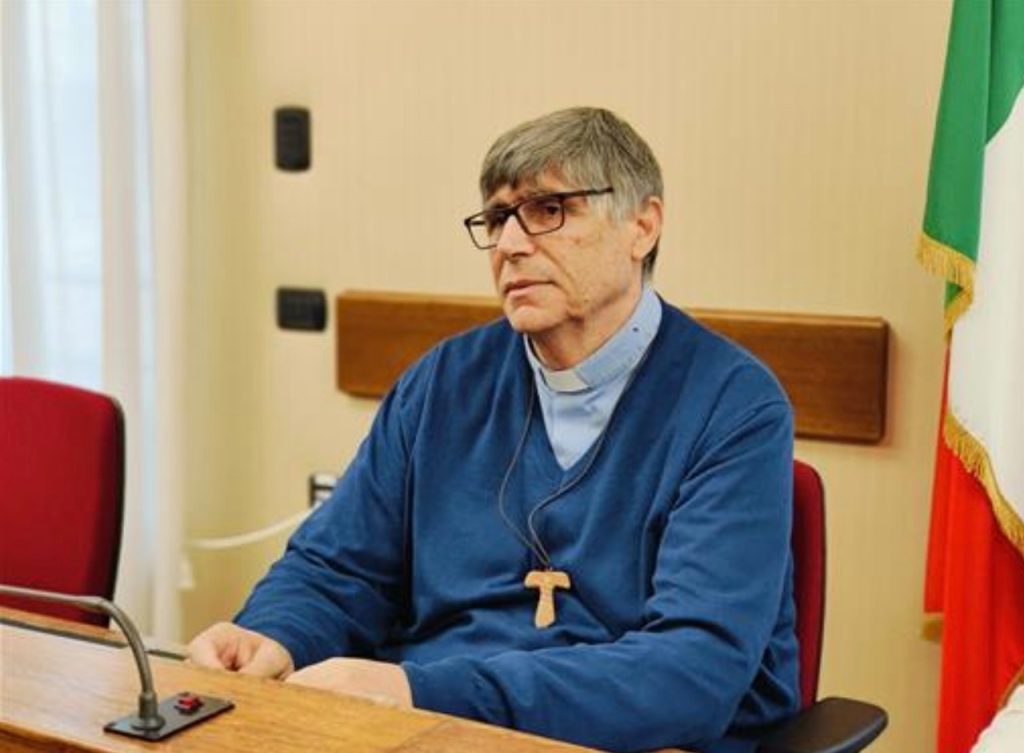 Napoli, allerta massima per Don Patriciello