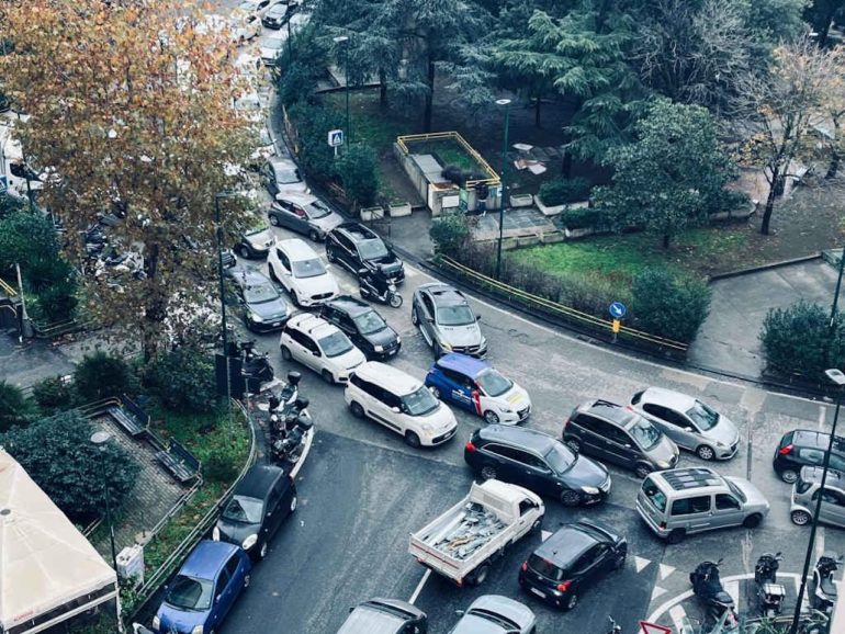 napoli, vomero traffico