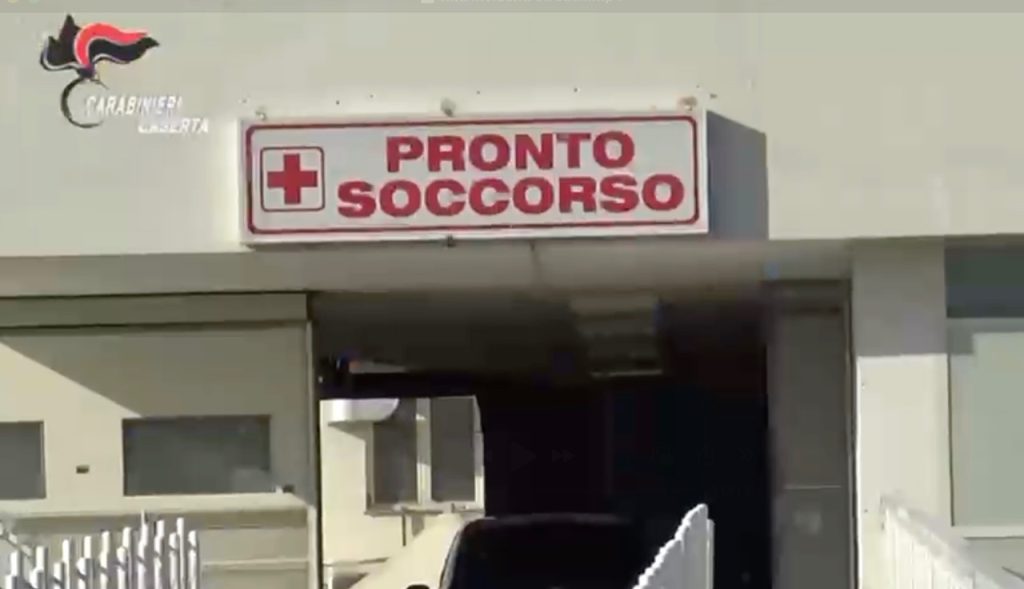 Maxi truffa alle assicurazioni: 504 indagati, le false vittime in ospedale anche durante la pandemia