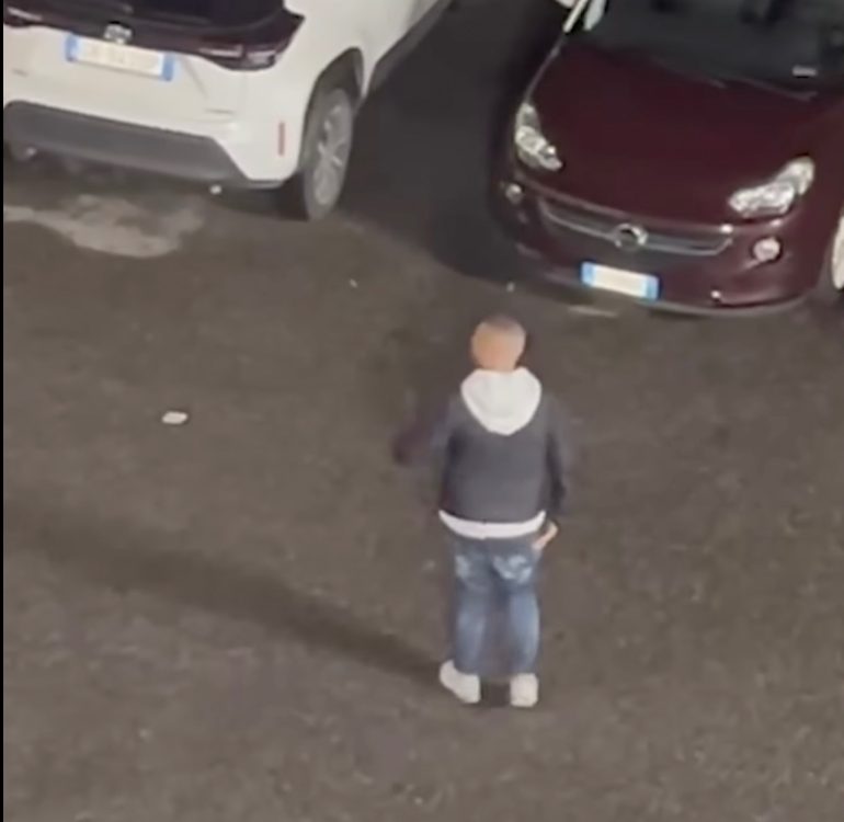 Napoli, nella settimana di Natale denunciati 10 parcheggiatori abusivi