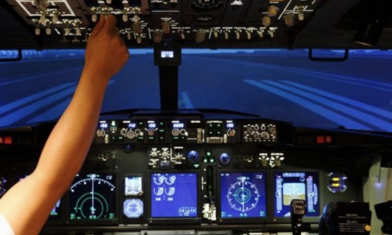Panico su un volo Wizz Air: tre tentativi di atterraggio falliti a Salerno, dirottato a Napoli