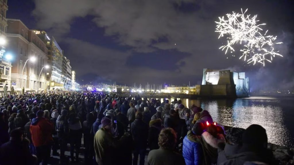 Napoli, Capodanno da «Sold Out»: il Centro Storico fa il pieno con il Last Minute