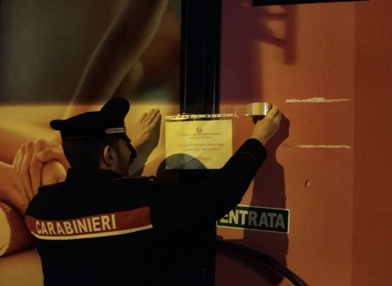 Casapulla, scoperto centro massaggi a luci rosse: denunciate 3 donne orientali