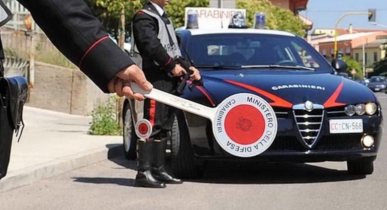 Sbaglia bus e si perde, 12enne rintracciata dai carabinieri