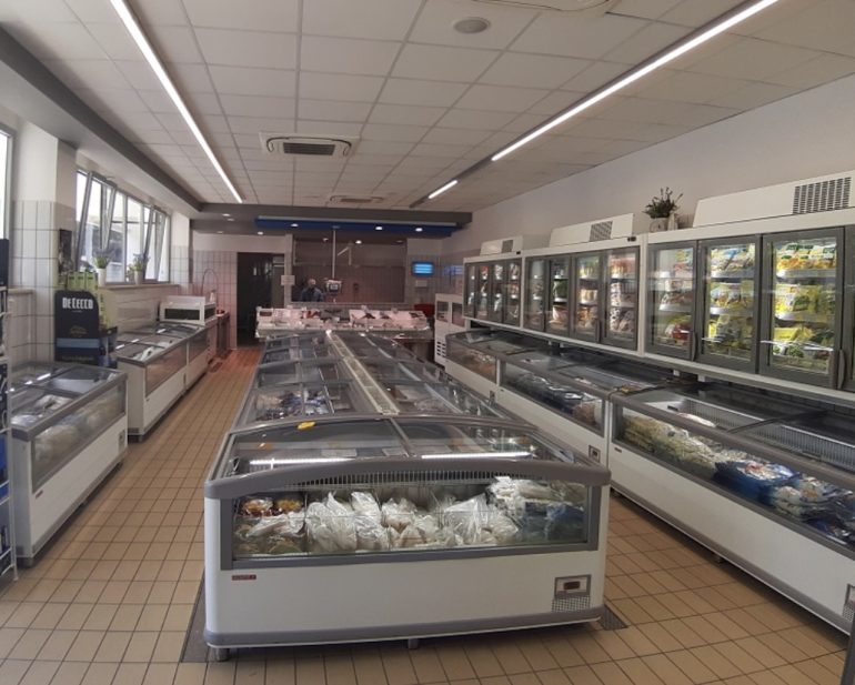 Pescivendolo di Piano va a rubare pesce dal negozio concorrente a Sorrento: arrestato