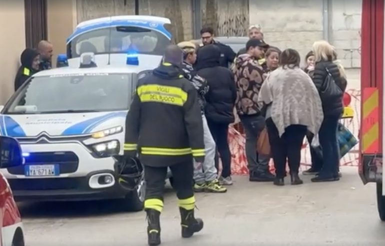 Esplode condotta idrica a Secondigliano, 4 famiglie evacuate nella notte