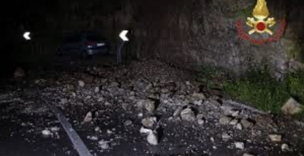 Frana a Cetara: Costiera Amalfitana raggiungibile solo dal Valico di Chiunzi