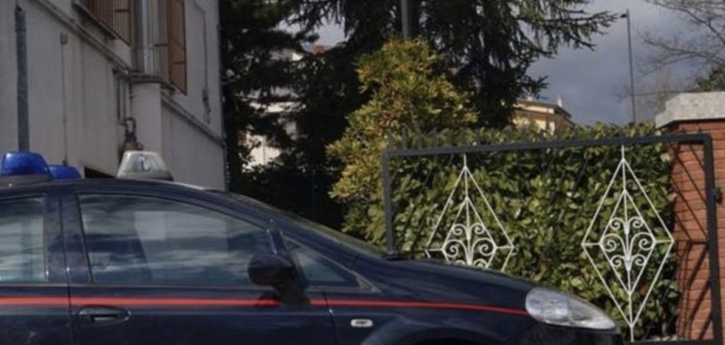 Nusco, ospite di una famiglia li deruba e scappa: denunciato 18enne rumeno