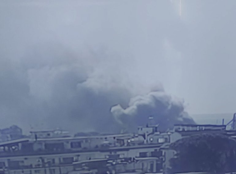 Napoli, a fuoco cabina elettrica: traffico in tilt a Fuorigrotta