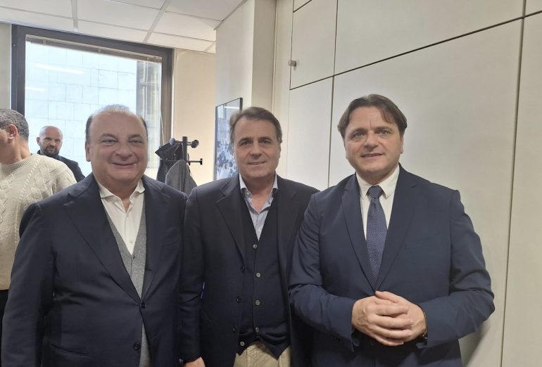 Martusciello e Gasparri al brindisi di Forza Italia attaccano De Luca