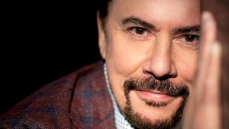 Maurizio Casagrande illumina Amalfi con il suo spettacolo ‘La prova del nove’