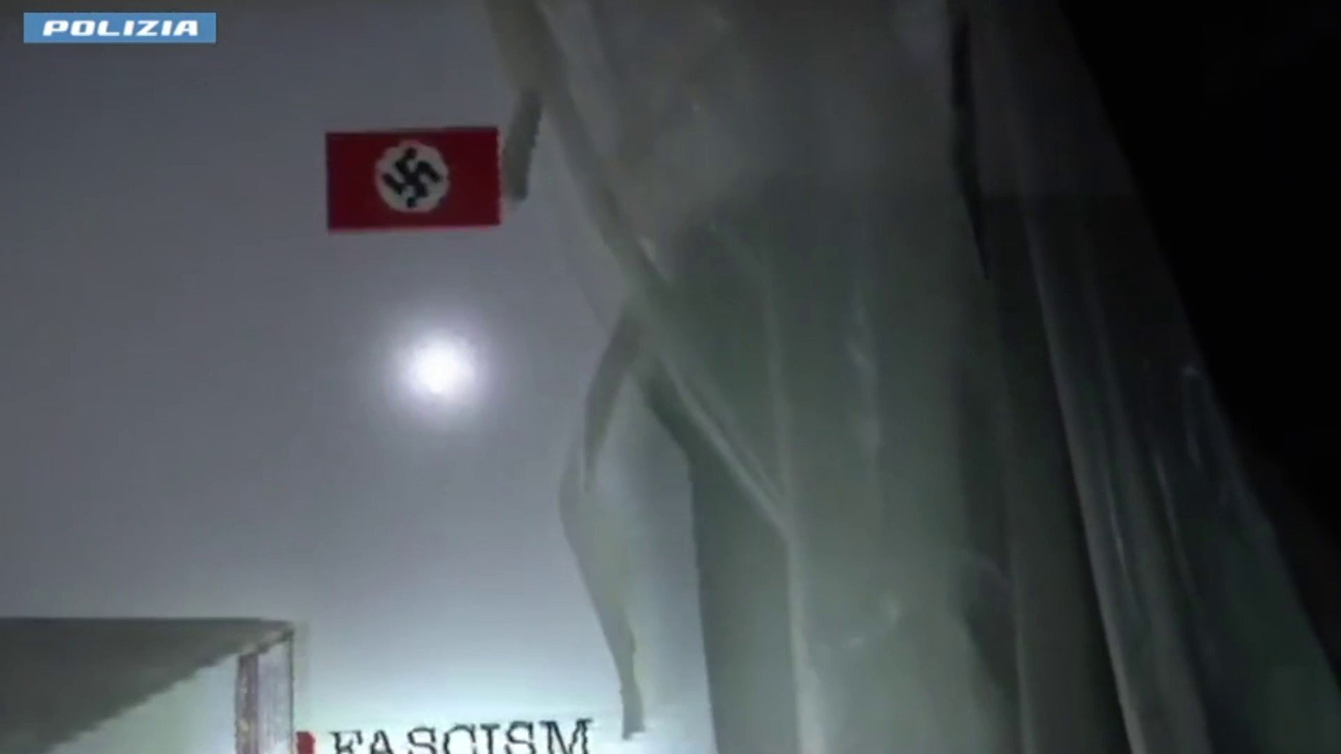 Dodici membri di un gruppo neonazista arrestati per terrorismo