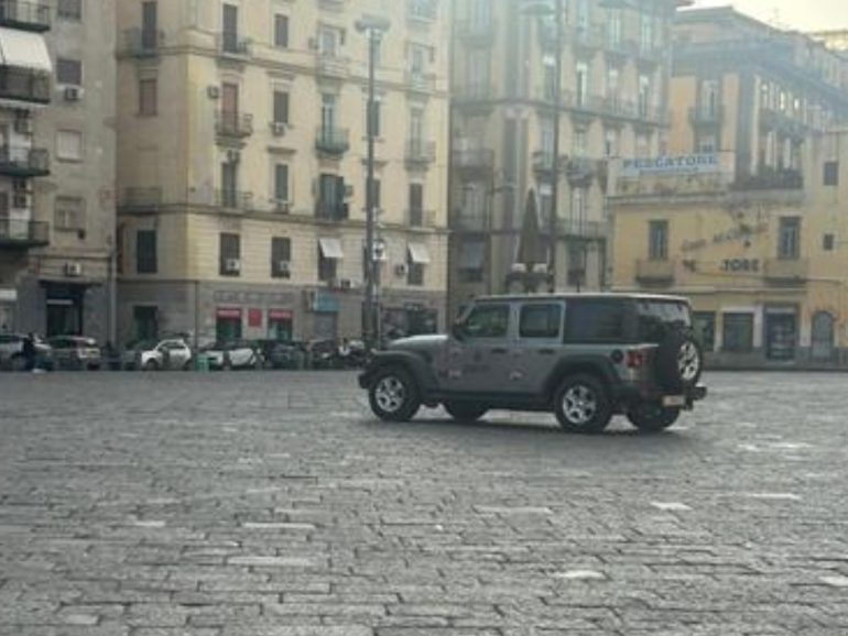 Napoli, stretta sulla sicurezza: 1.652 persone identificate e 670 multe stradali
